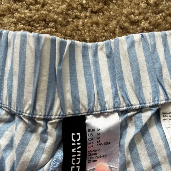 Blue and white shorts - Picture 4 of 6